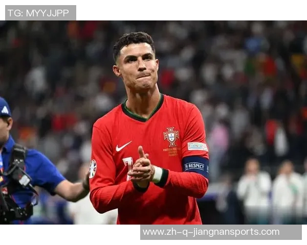 现役十大足球巨星排名与表现分析你最喜欢的球员是谁